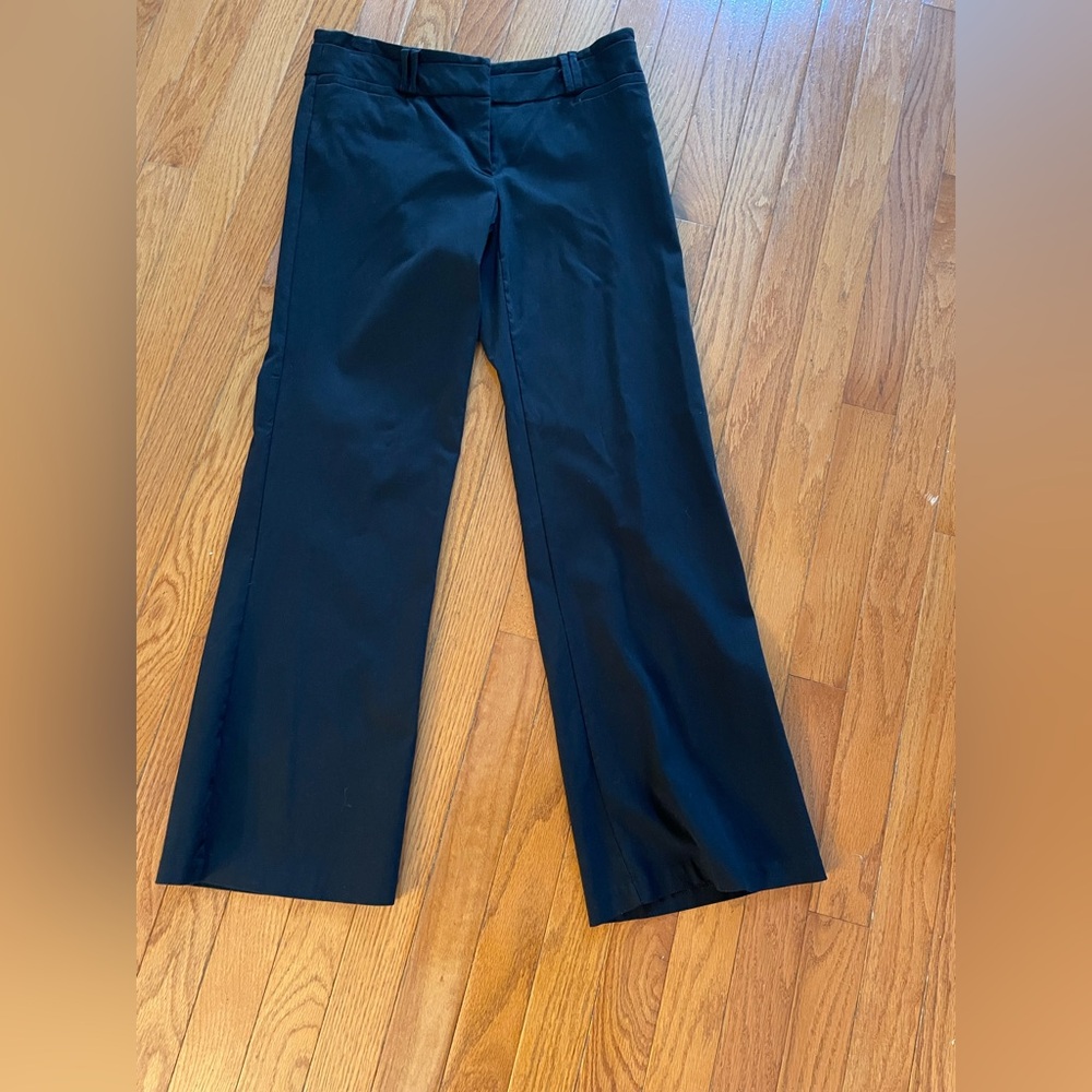 XOXO
Black pants
7S. Short